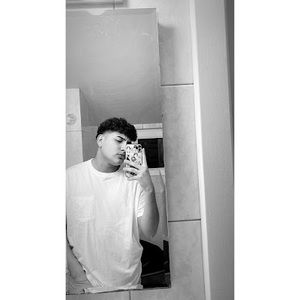 Meet your Posher, Carlos enrique